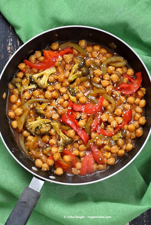 SWEET AND SOUR CHICKPEAS PEPPERS BROCCOLI